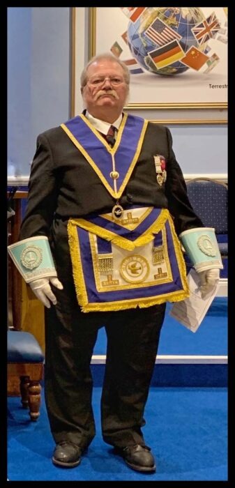 W Bro Steve Wilson border